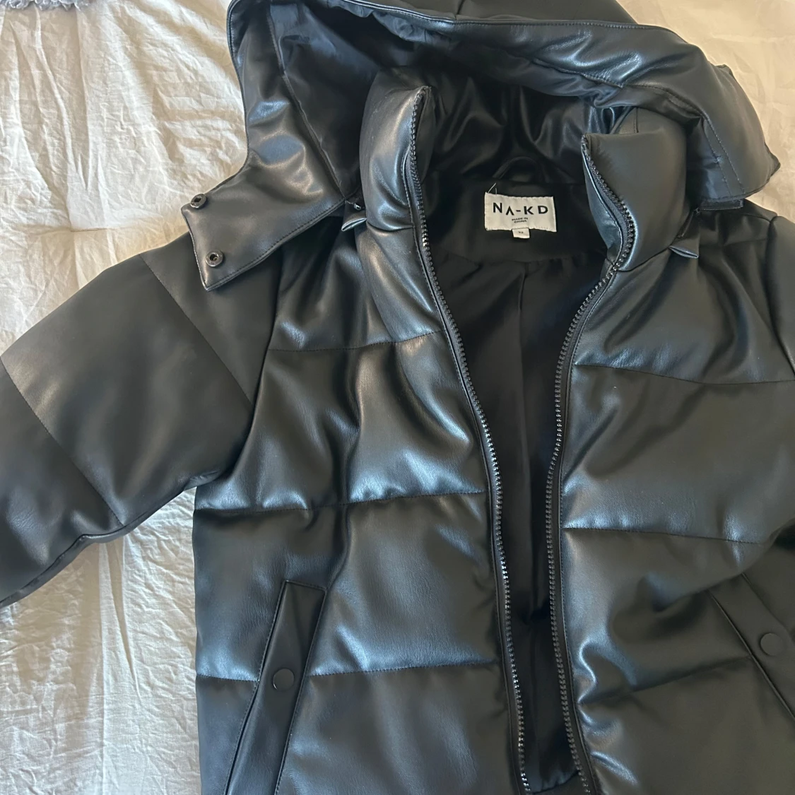 Svart pufferjacka från NA-KD - 3