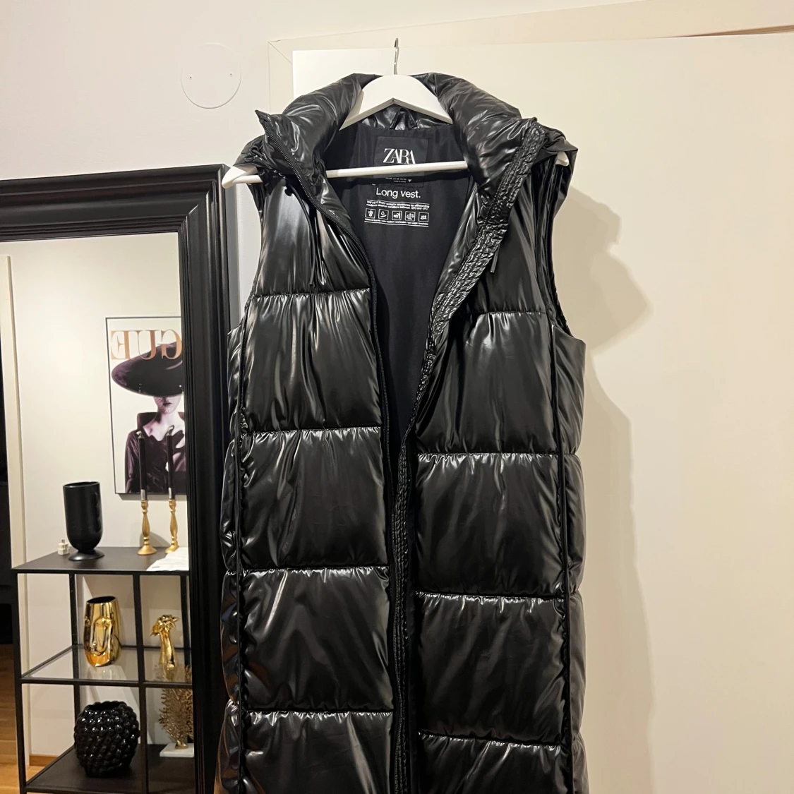 Svart lång dunväst från Zara