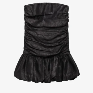 Svart klänning - Jätte fin svart klänning som sitter super najs✨✨🥰🥰🥰xs/s använd 2 ggr😘