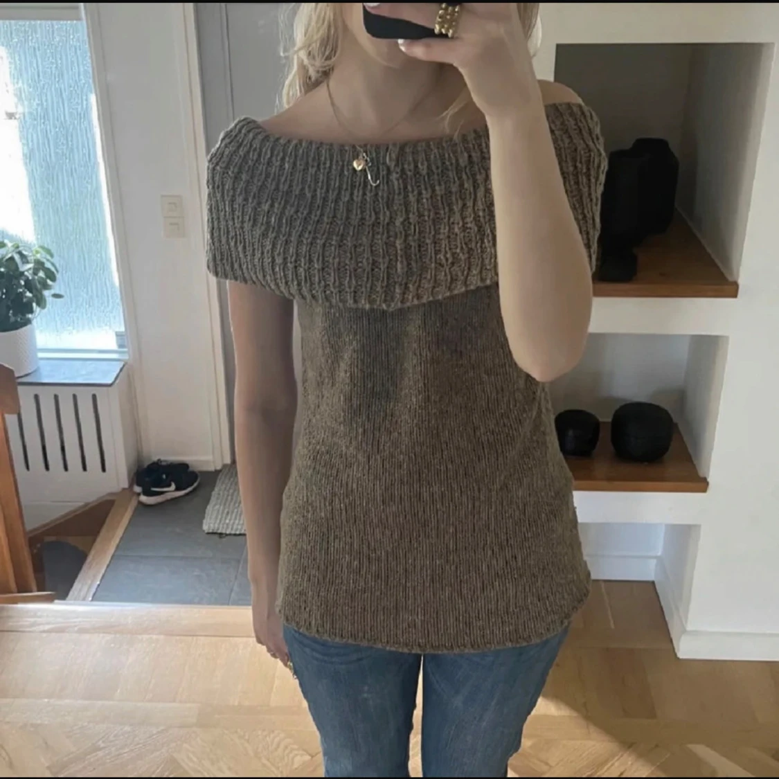 Off shoulder stickad topp