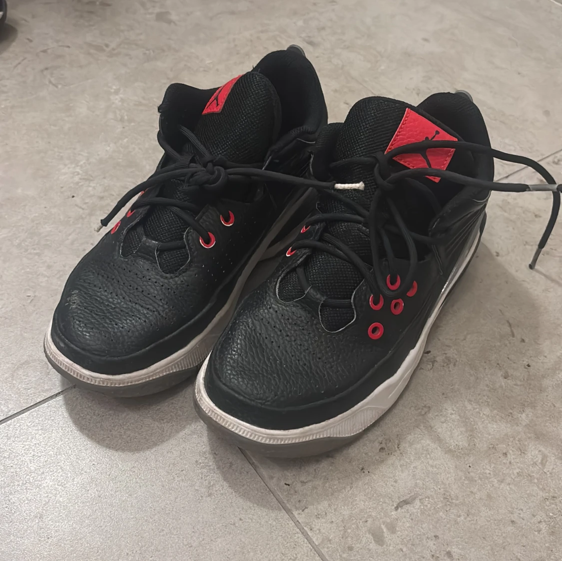 Air Jordan max aura 5 kids big 