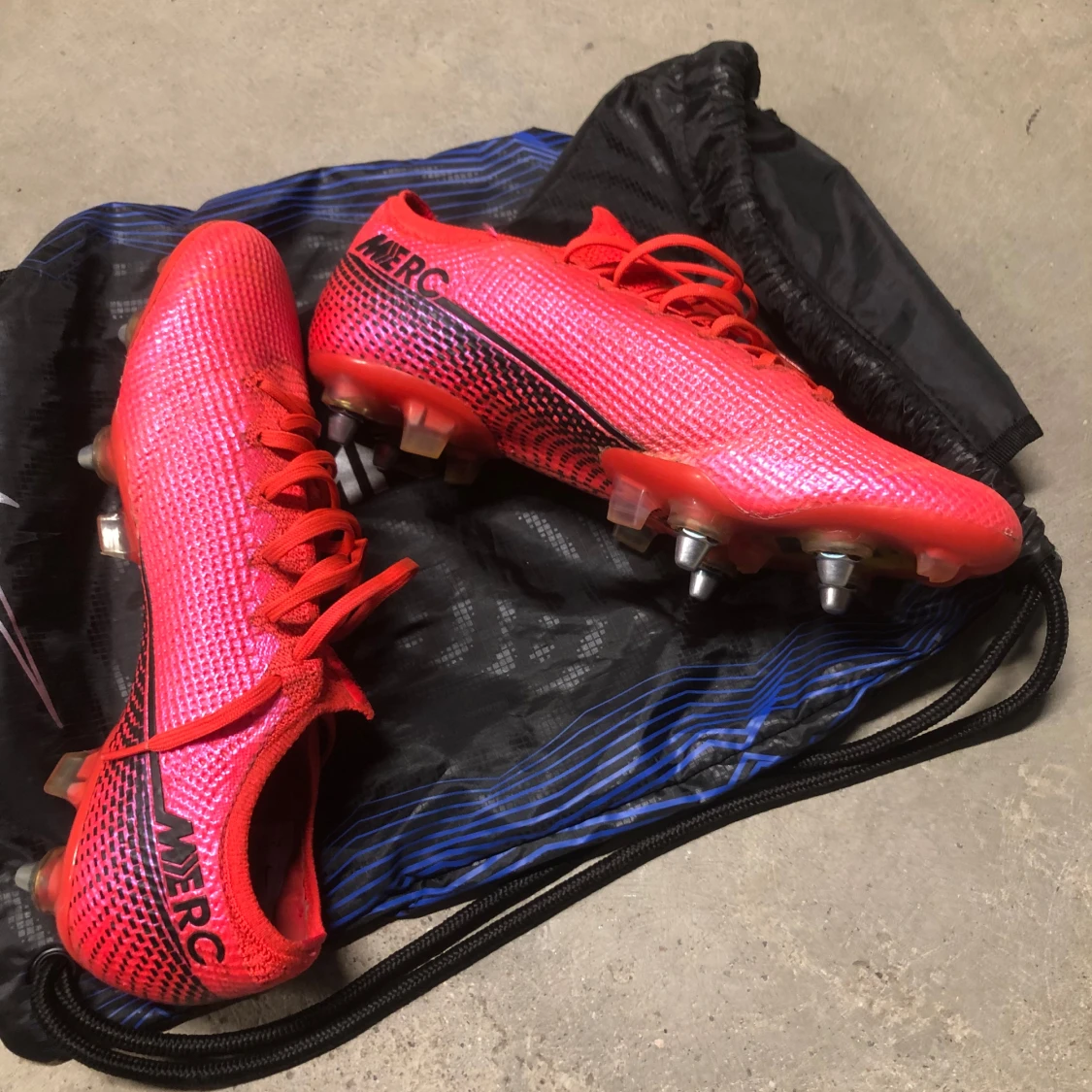 Nike mercurial (SG)  - 1