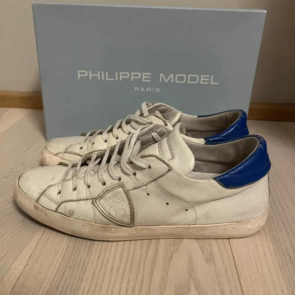 Säljer dessa Philippe model i storlek 42| Skick 7/10| Box tillkommer inte skriv om du har funderingar|. Kengät.