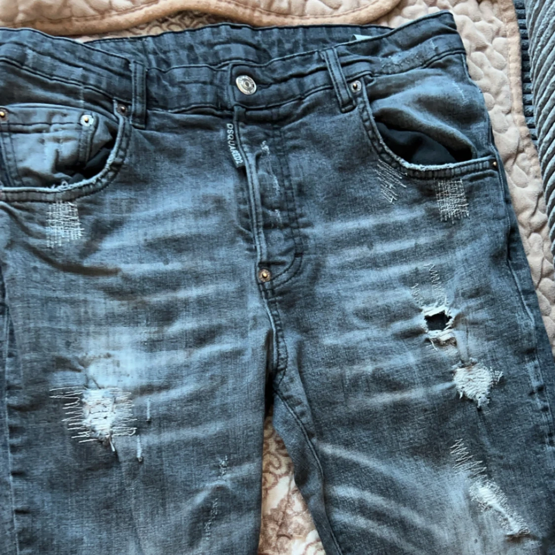Grå jeans från Dsquared2 dom är i god stick,  - 3