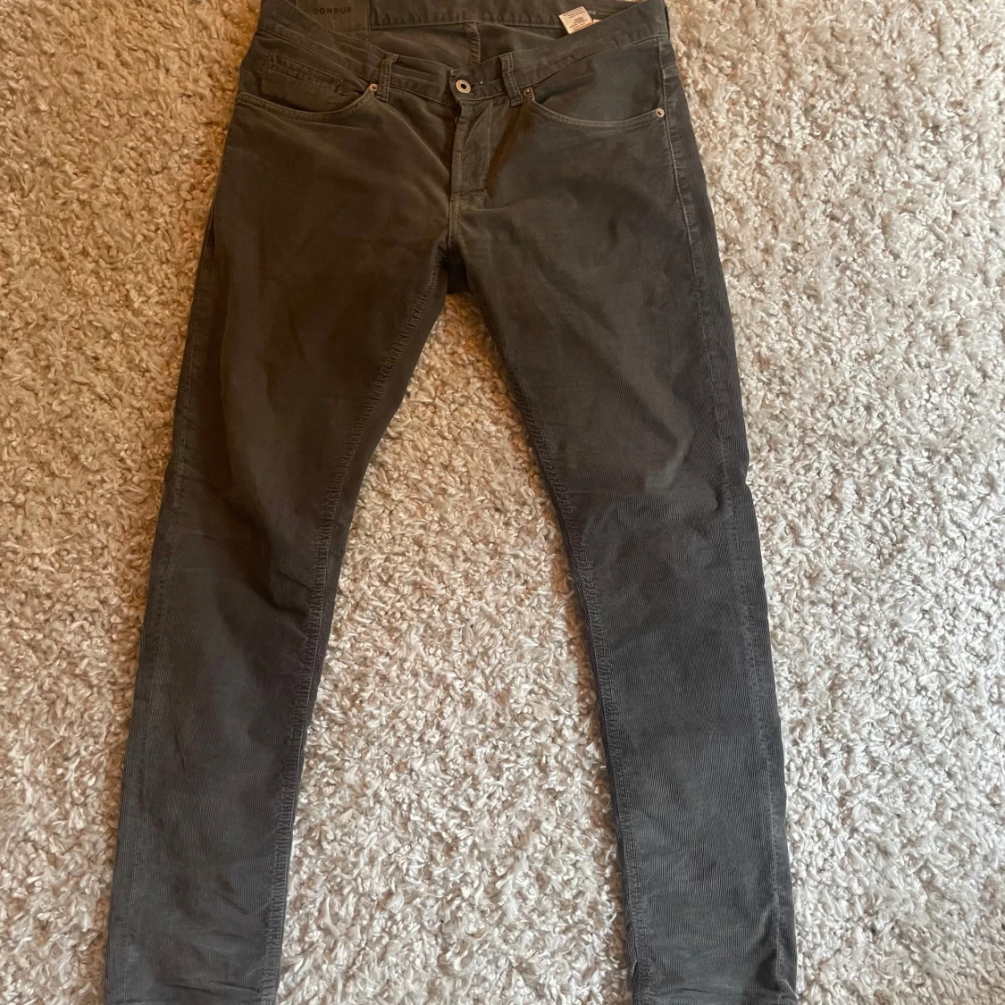 Grå manchesterbyxor från Dondup  - 1