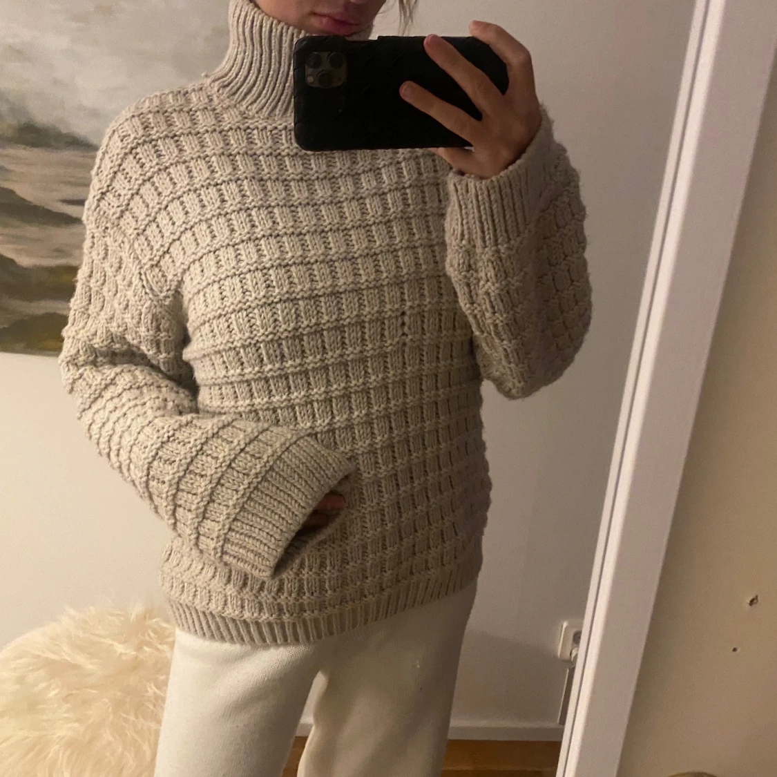 Beige stickad polotröja