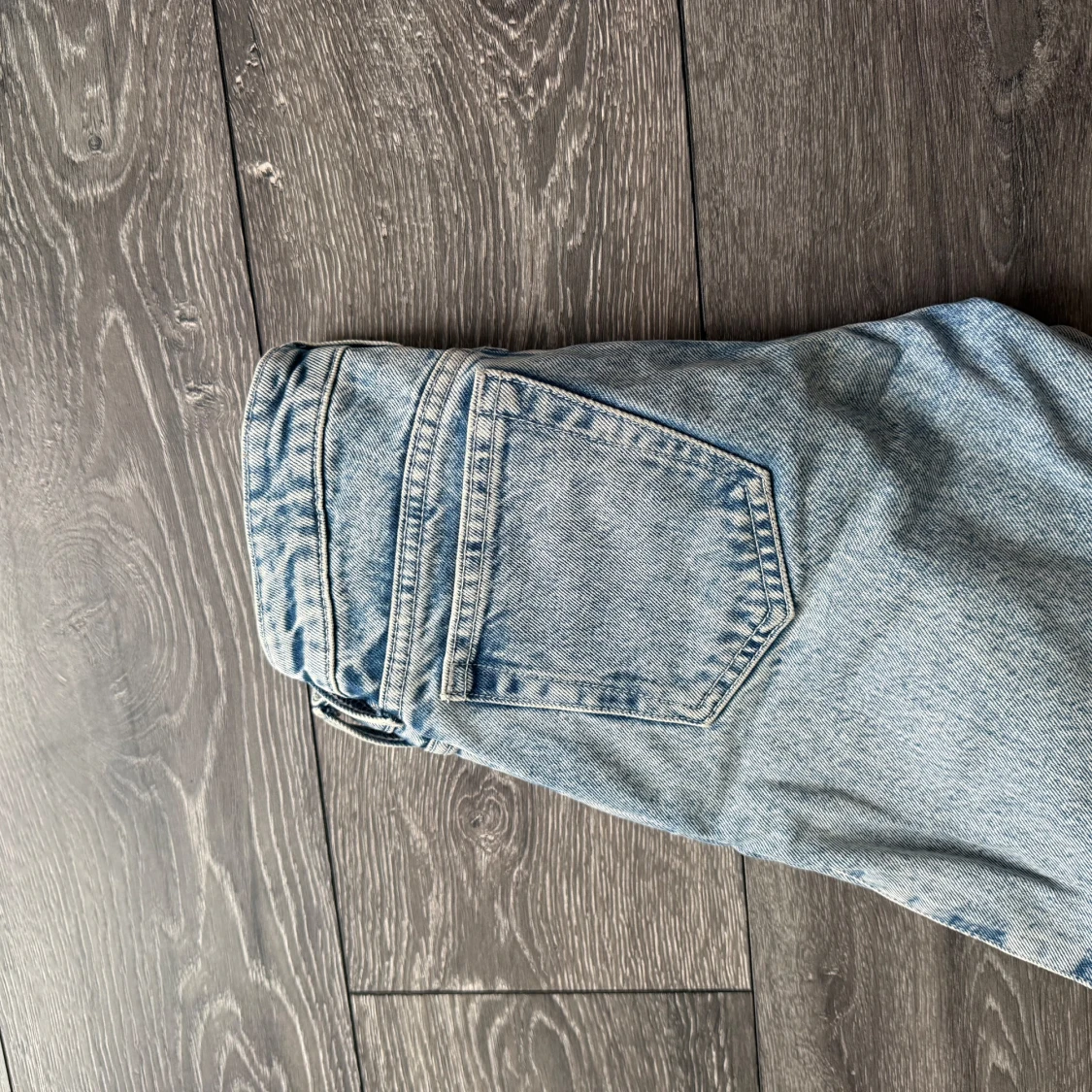 Ljusblå jeans från weekday - low arrow  - 2