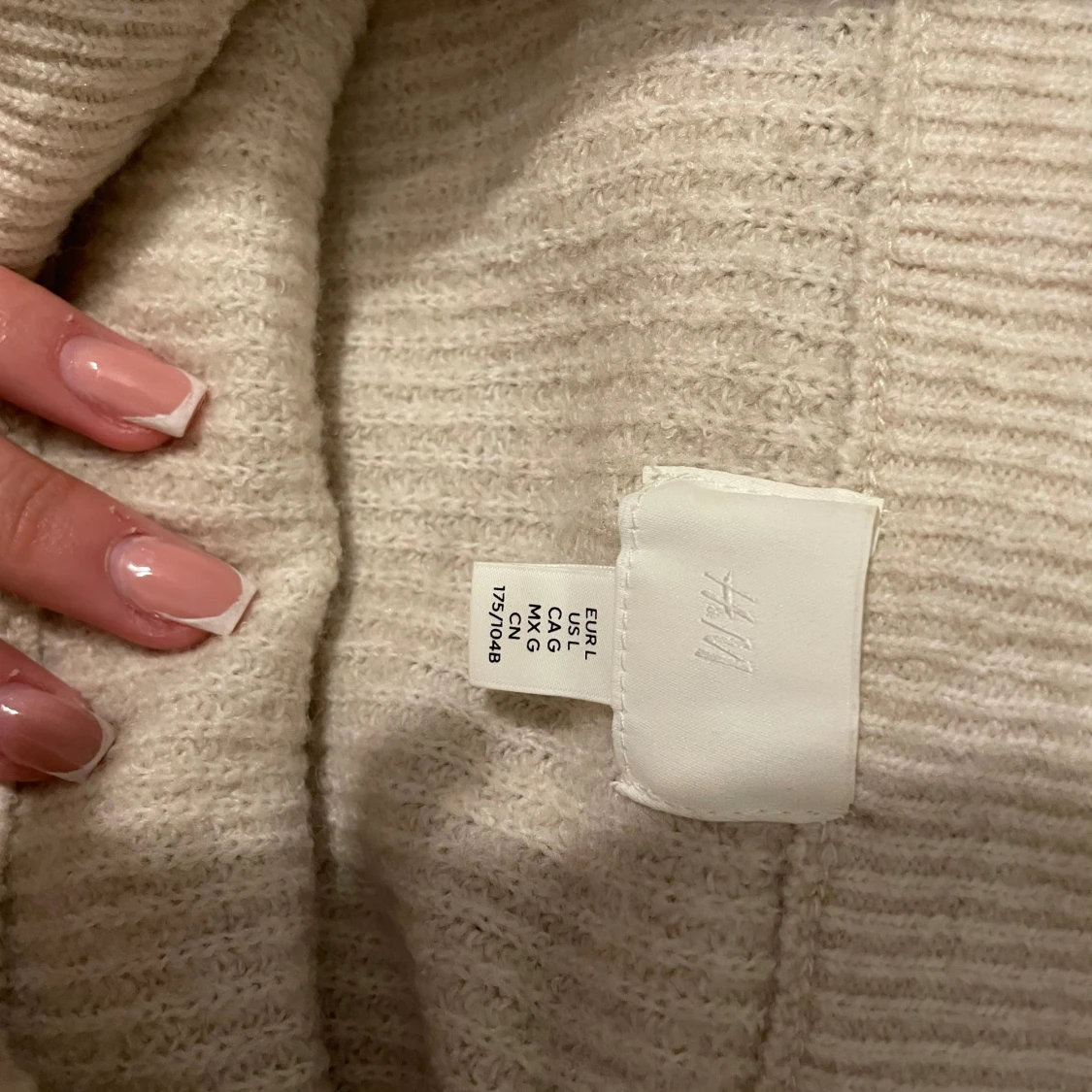 Beige stickad polotröja från H&M - 1