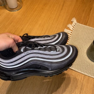 Nike airmax 97 - Mycket bra skick, knappast använda. Säljer då jag bytt stil 