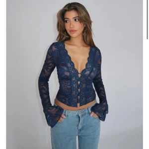 Mörkblå spetstopp Venderby's - Spetstopp ifrån venderbys. Ny utan prislapp. Jätte bra skick