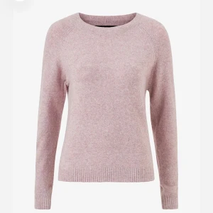 Vero Moda tröja  - Mysig rosa stickad tröja med rund hals och långa ärmar. 