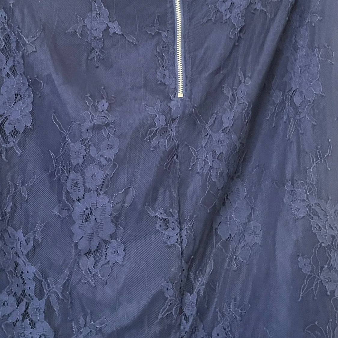 Mörkblå spetskjol med dragkedja - 92