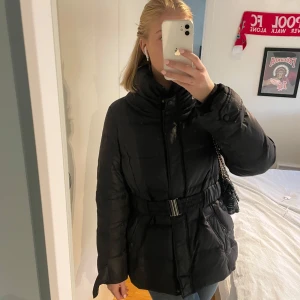 Höstjacka - Säljer denna superfina höst/vinterjacka då den inte kommer till användning längre! 