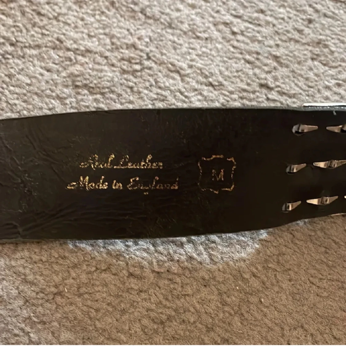 Asfett nitbälte (Silver Pyramid Leather Belt) - 90