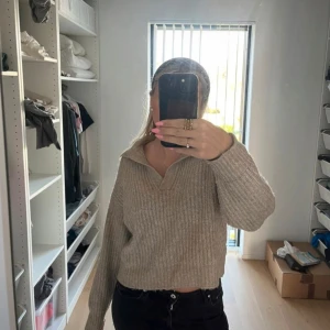 Stickad tröja  - Mycket fint skick!💓