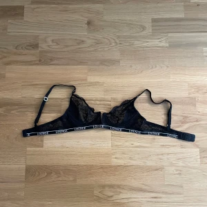 Spets-bh från Lounge  - Spets-bh från Lounge i storlek 70A. Mycket bra skick! 