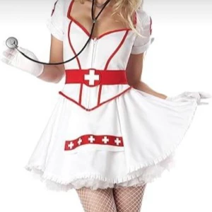 Halloween kostym - Doktor dräkt aldrig använd  Köpt för nått år sen  Storlek s