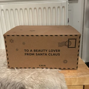 Caia julkalender  - Säljer min julkalender från Caia som är helt oöppnad då jag insåg att jag inte behöver den! Kalendern är helt slut såld och populär! 