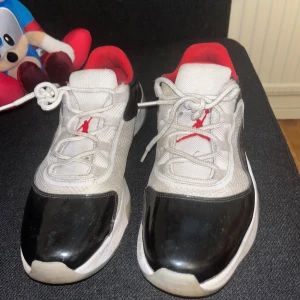 Jordans  - Säljer dom för att dom inte kommer till användning 