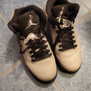 Jordan skor - Dina jordan skor i bra skicka. Strl 37,5