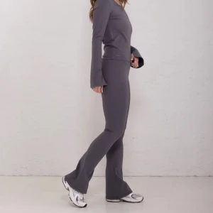 MKlifestyle yogapants - Säljer ett par yogapants från MKlifestyle i modellen tall, dvs lite längre. Knappt använda, nypris 599kr