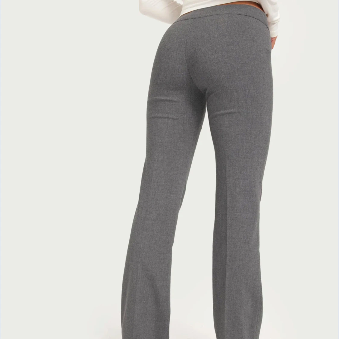 Grå kostymbyxor - 90