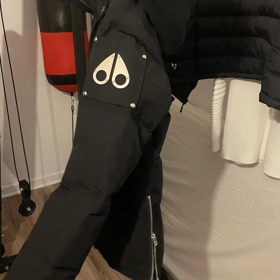 Svart dunjacka från Moose Knuckles - 90