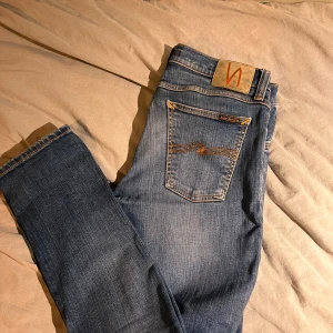 Nudie jeans w30  - Ett par riktigt snygga nudie jeans i toppskick, 9/10! Priset är inte hugget i sten… Kontakta gärna om funderingar eller fler bilder 