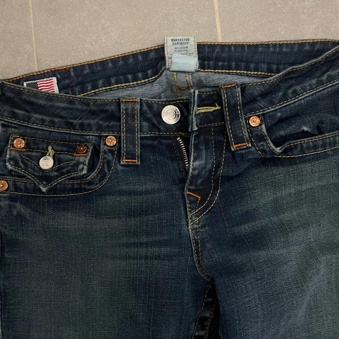 Mörkblå jeans från True Religion - 91