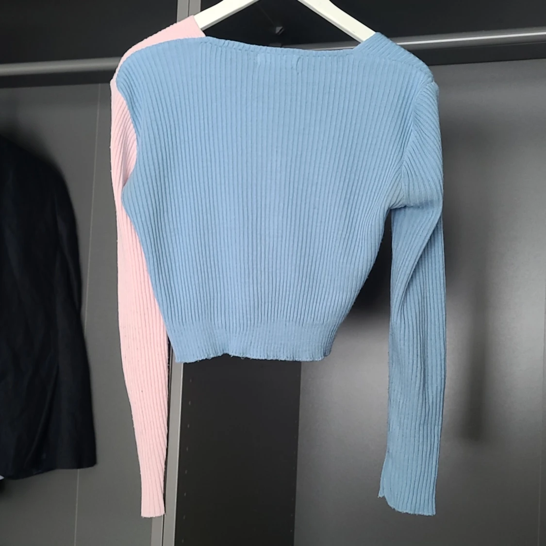 Blockfärgad ribbad kofta från Daisy Street - 3