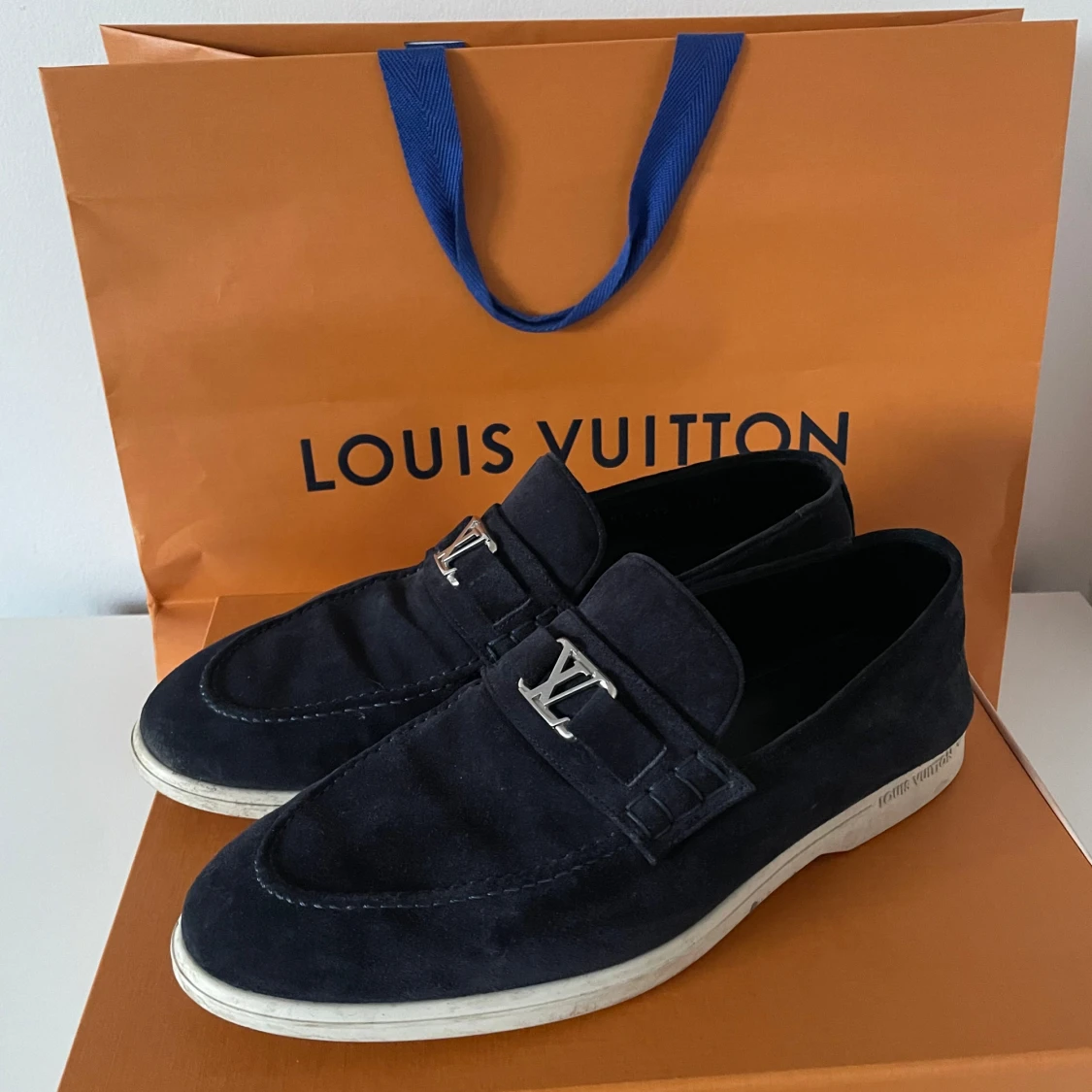 Blå loafers från Louis Vuitton