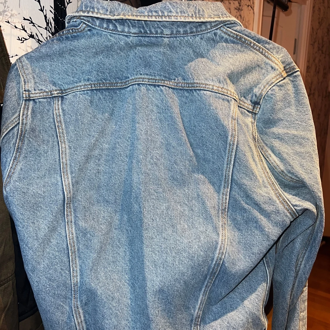 Ljusblå jeansjacka från Lee - 3