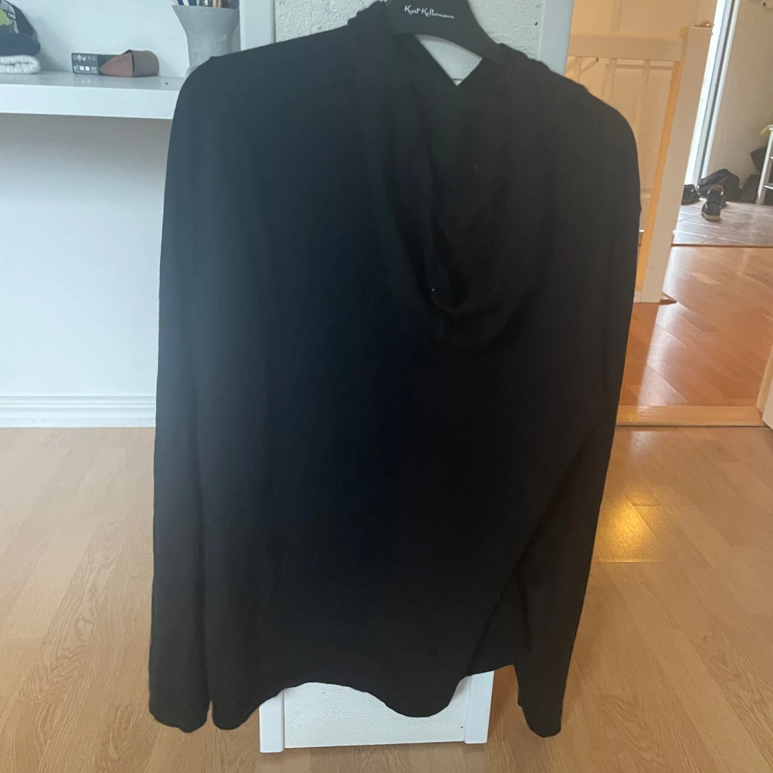 Svart hoodie från Vince - 1