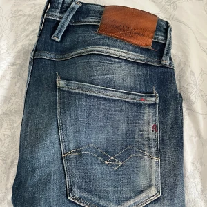  Replay jeans - Replay jeans - Slim fitt passform - storlek 31/30 - Nypris 1800kr - skriv vid frågor och funderingar!🕺