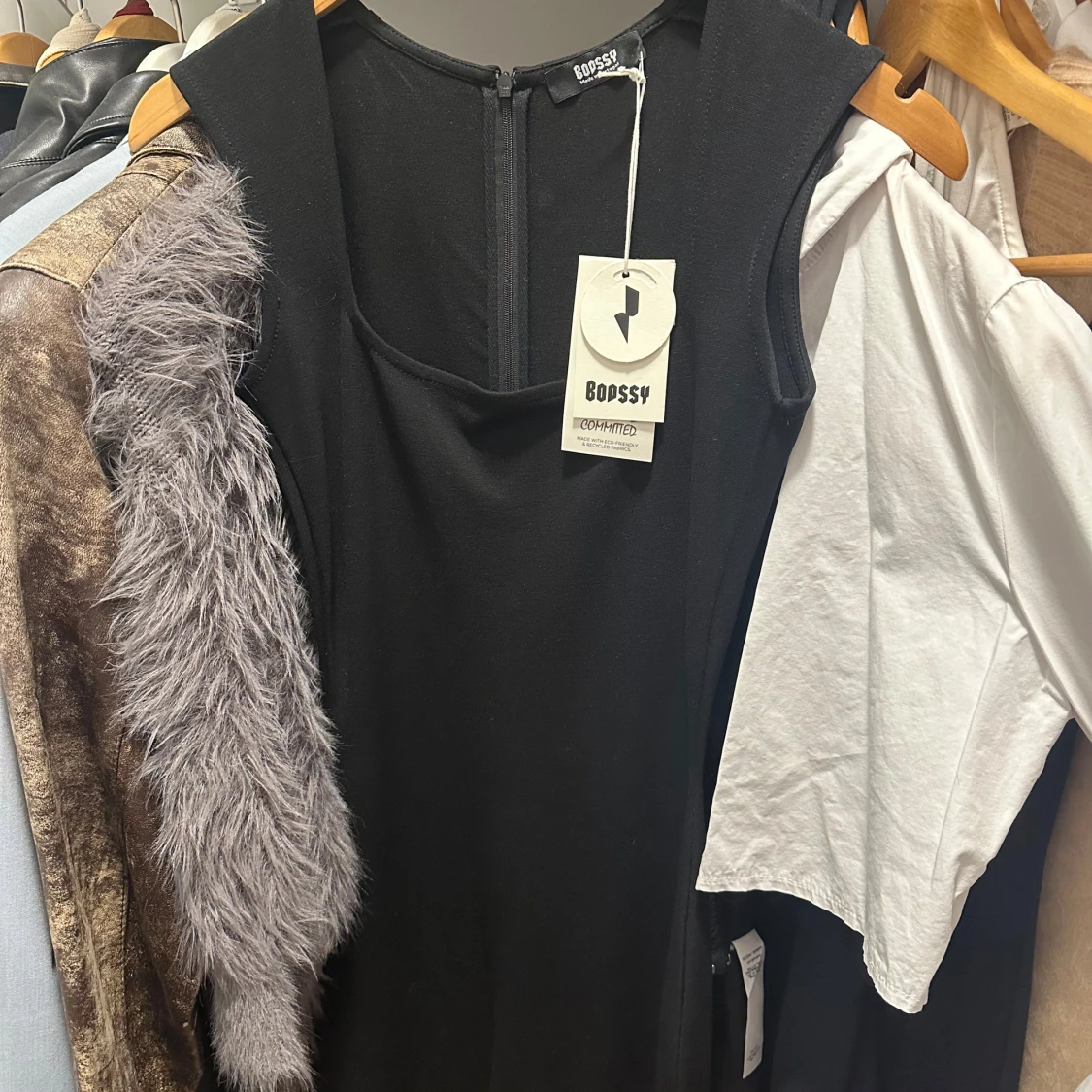 Svart ärmlös jumpsuit från Bossy - 92