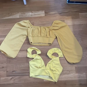 Storlek xs, gula magtröjor -  Gula Crop tops i bra skick, nytvättade 