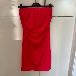 Kjol - Kjol i mycket gott skick och aldrig använd 