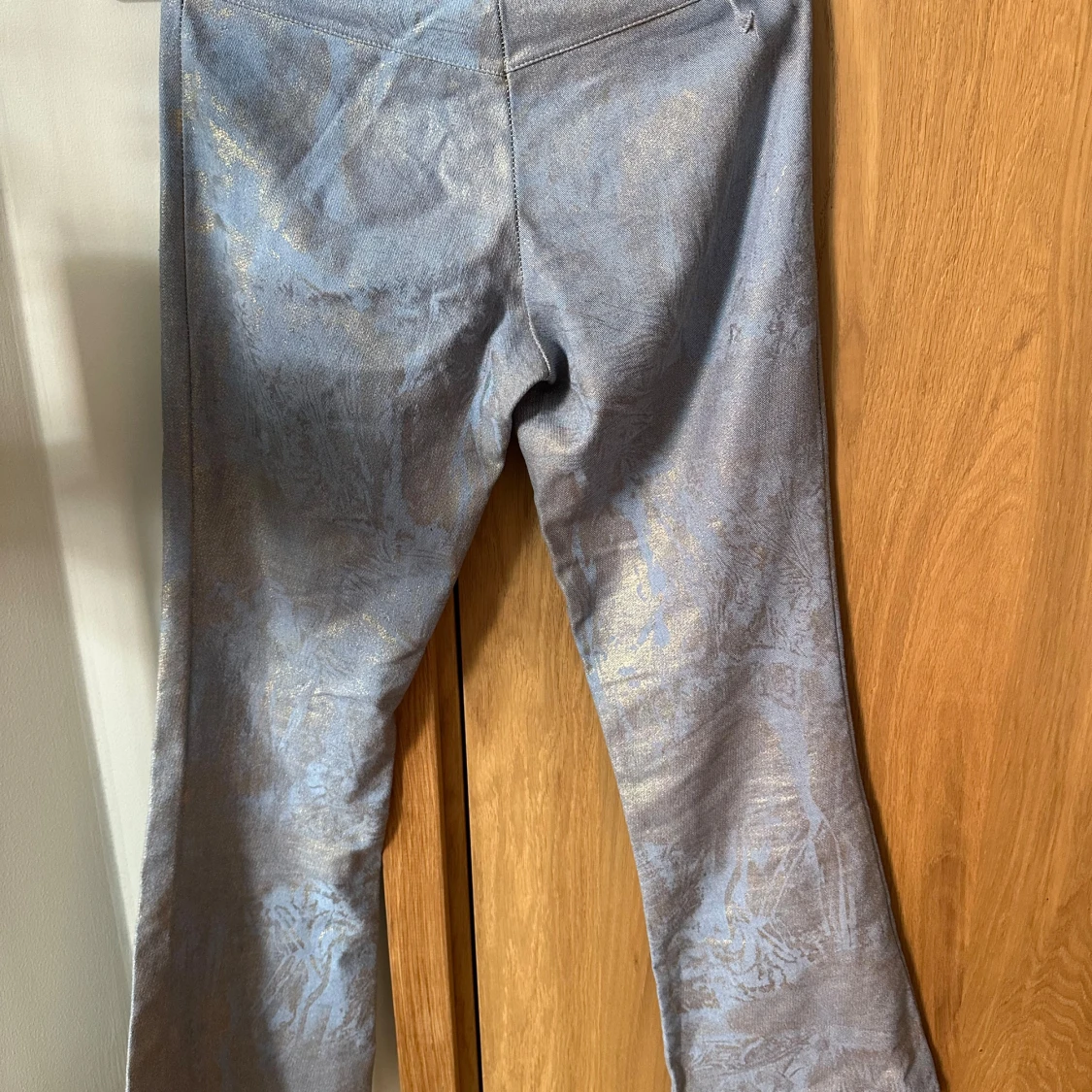 Supercoola low waist blå/guldiga jeans - 90
