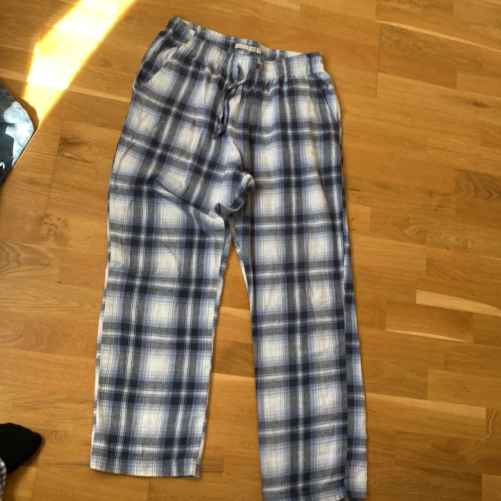 Pyjamasbyxor . Farkut & Housut.