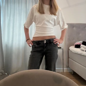 Gina young jeans - Snygga jeans från gina young. Köpte dem för runt 300kr säljer för 200
