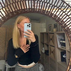 Kofta - Svart kofta från HM som är i bra skick!🖤 