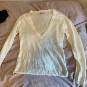 Vit tröja!  - inga defekter! skriv för frågor 