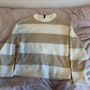 Tjocktröja!  - passar inte min stil längre, köpt ny från HM! 💘 skriv för frågor 