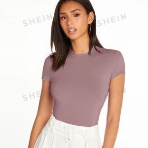 ”Skims” T-shirt från SHEIN storlek S - Lila/brun färg