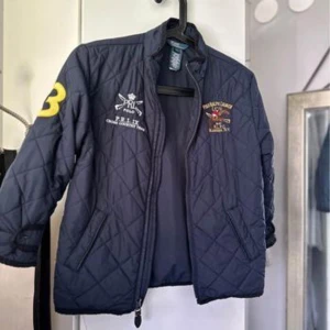 Jacka Ralph Lauren - Jättefin jacka från Ralph Lauren i storlek 7 i fint skick.