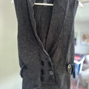 Filippa K väst  - Storlek S/36