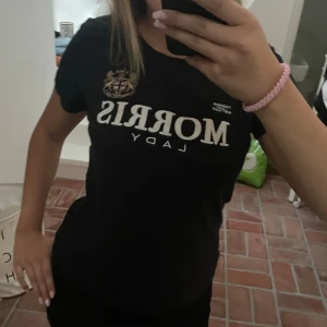 Morris T-shirt - Inga defekter eller skador. Lite liten i storleken skulle jag säga. Skriv vid frågor!💓