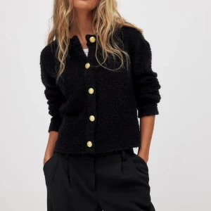 Kofta/tröja - Stickad kofta från Na-kd. Ny. Storlek S