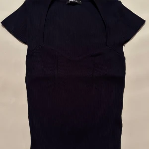 Gina tricot topp  - Aldrig använd💗