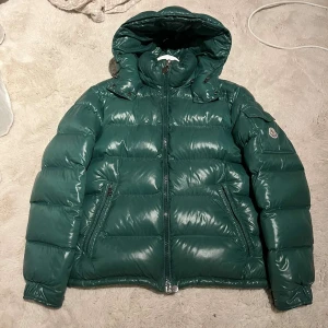 Moncler maya - Hej lägger nu ut min maya för och se om någon är intresserad! Frågor, bilder mm finns i pm!
